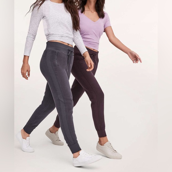 Lululemon - Joggers - satin stripe down leg - Picture 4 of 6